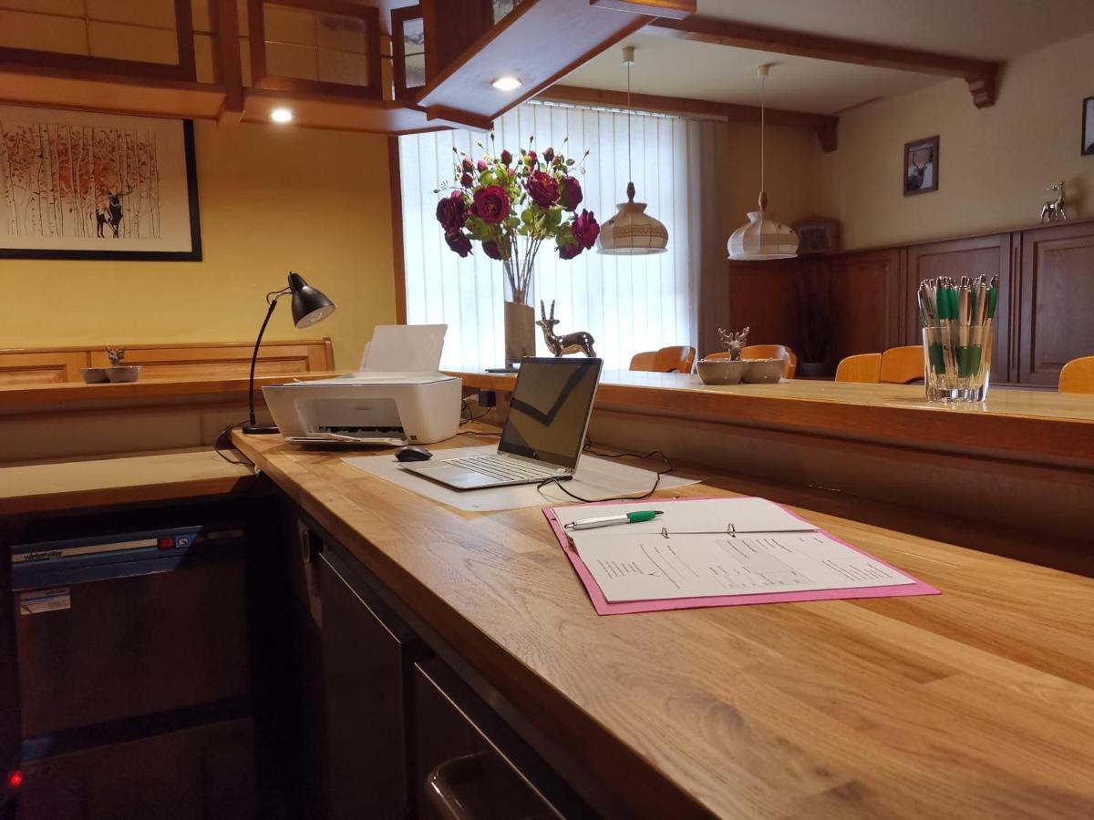 Hattersheim am Main Hotel-Pension Zum Hirsch מראה חיצוני תמונה