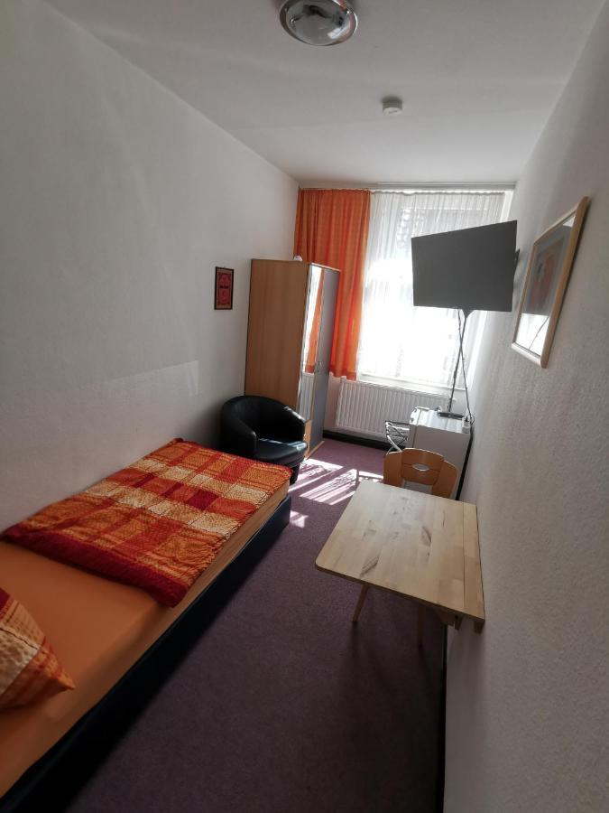Hattersheim am Main Hotel-Pension Zum Hirsch מראה חיצוני תמונה