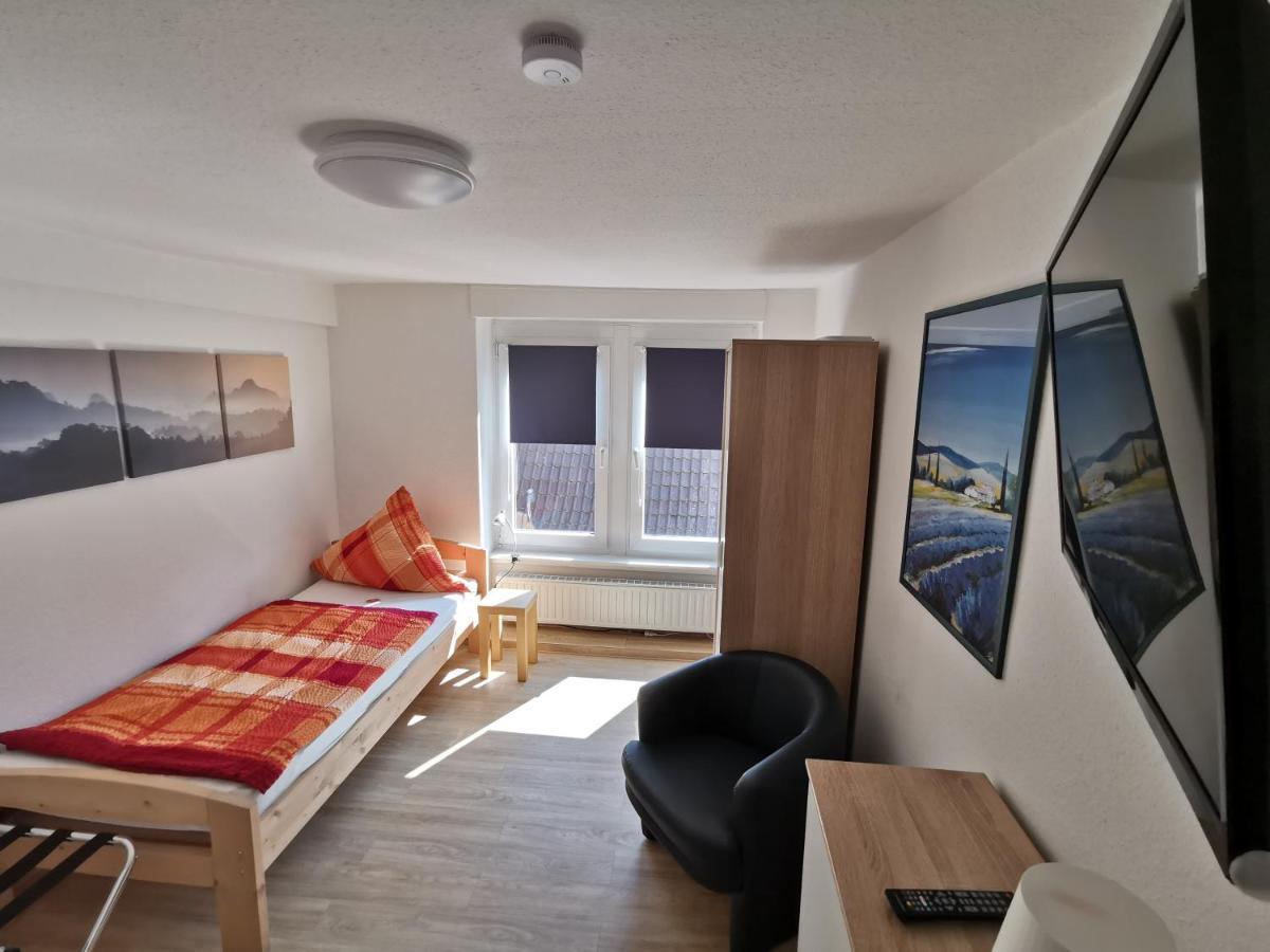 Hattersheim am Main Hotel-Pension Zum Hirsch מראה חיצוני תמונה