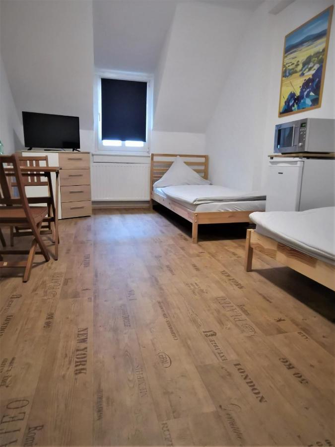 Hattersheim am Main Hotel-Pension Zum Hirsch מראה חיצוני תמונה