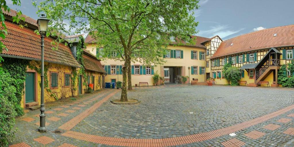 Hattersheim am Main Hotel-Pension Zum Hirsch מראה חיצוני תמונה