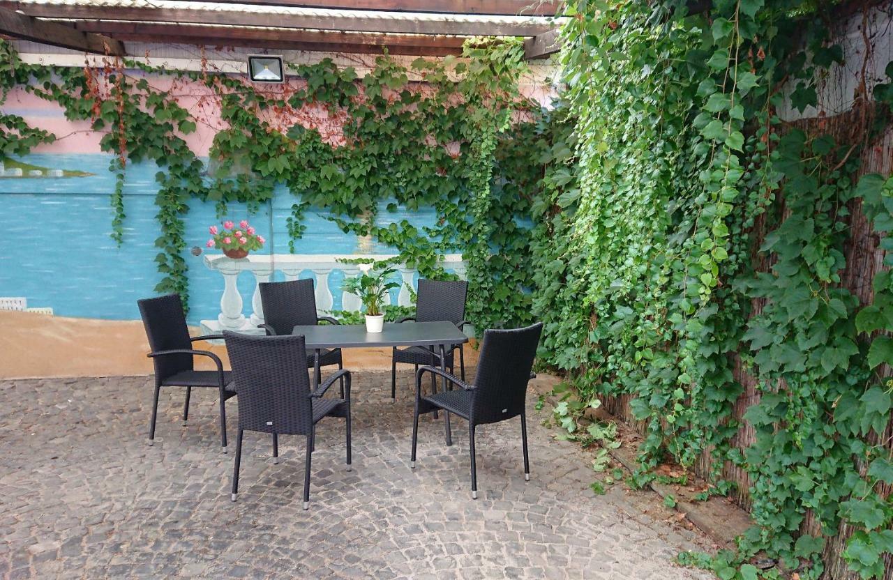Hattersheim am Main Hotel-Pension Zum Hirsch מראה חיצוני תמונה
